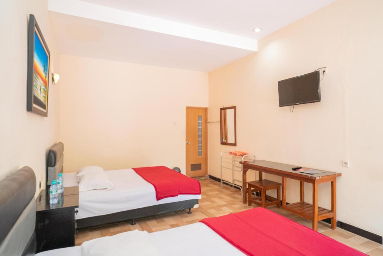 Reddoorz @ Panglima Sudirman Madiun Hotel Exterior photo