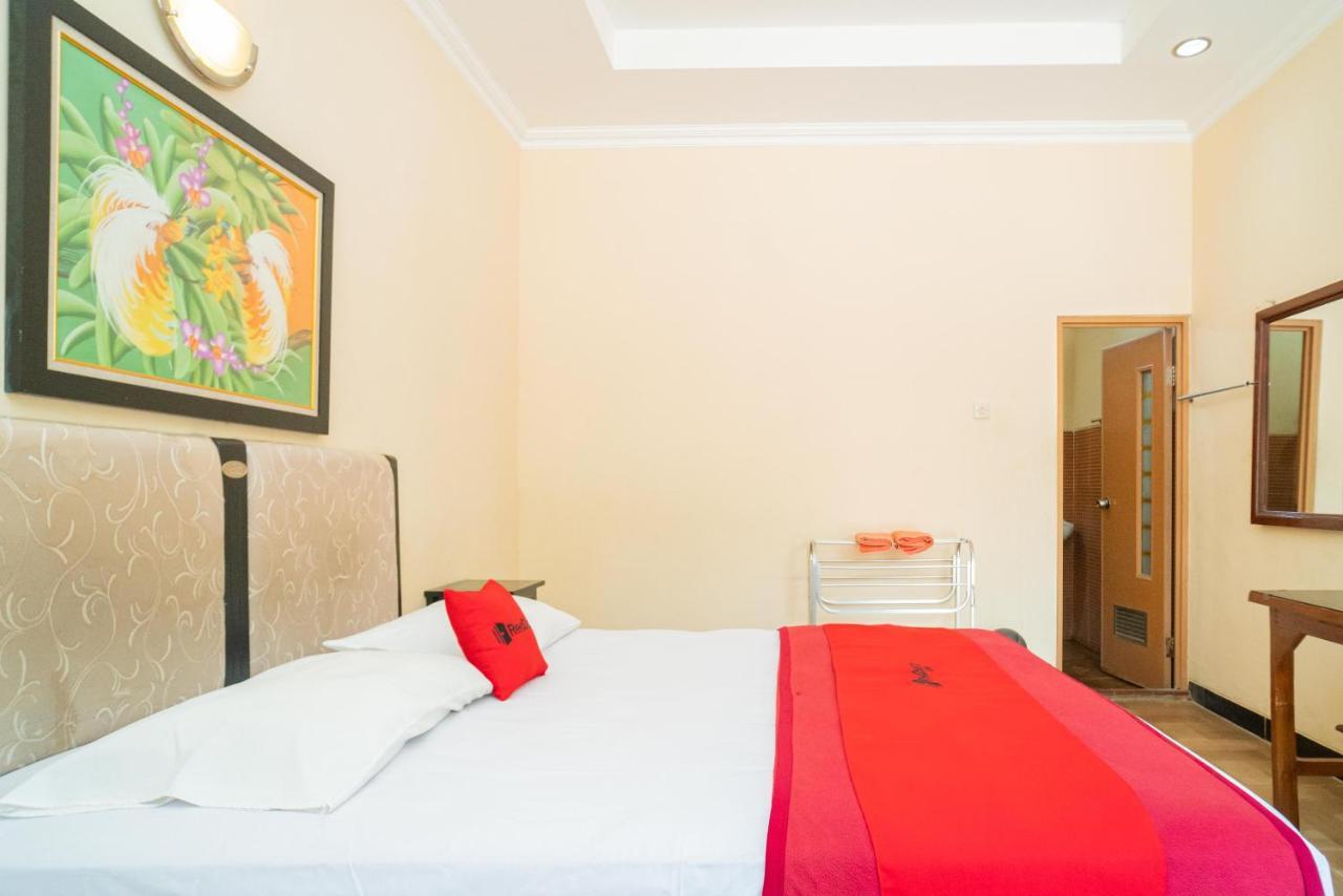 Reddoorz @ Panglima Sudirman Madiun Hotel Exterior photo