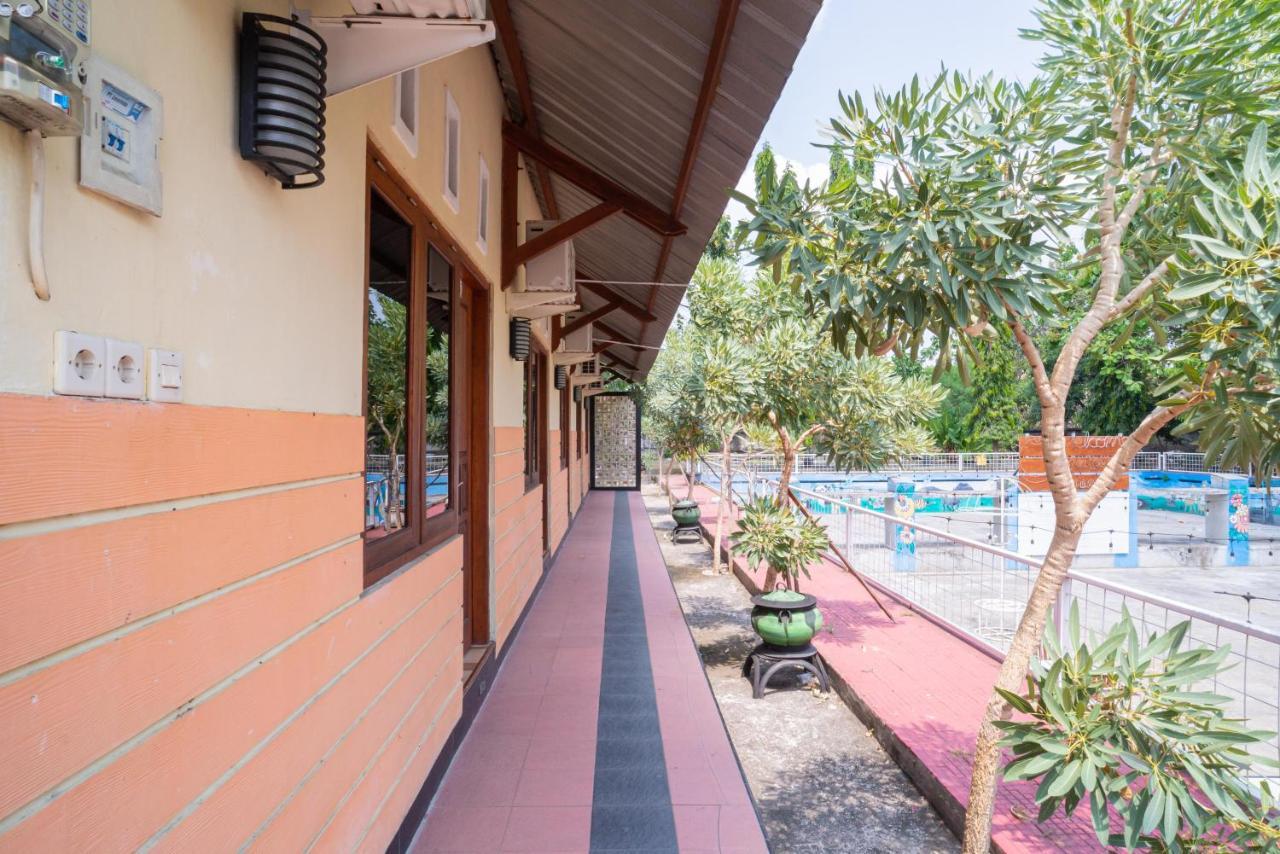 Reddoorz @ Panglima Sudirman Madiun Hotel Exterior photo