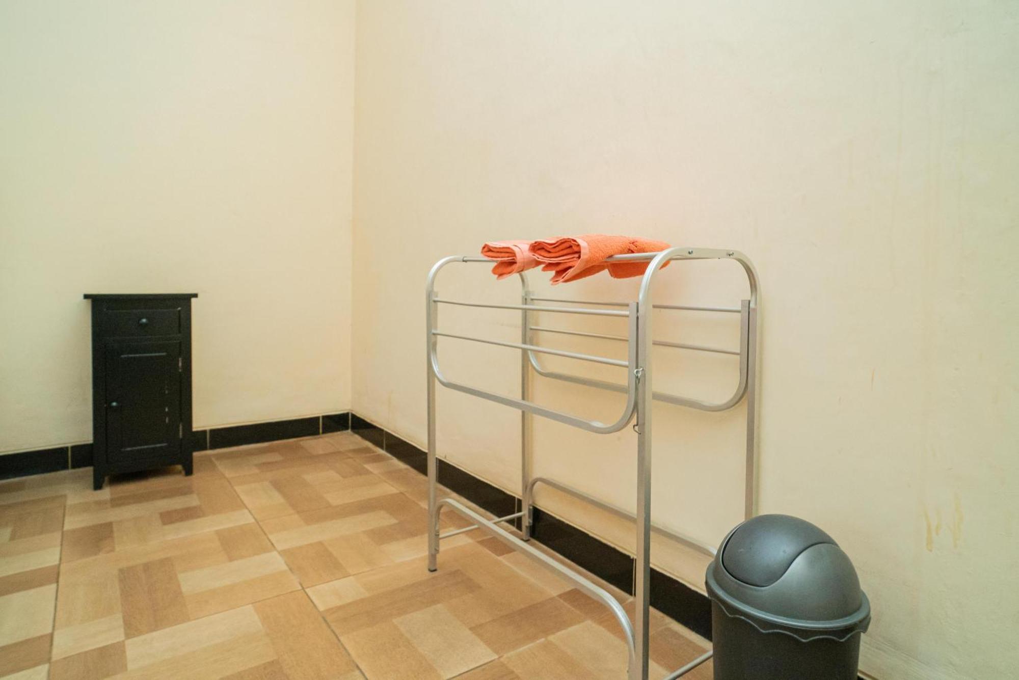 Reddoorz @ Panglima Sudirman Madiun Hotel Room photo